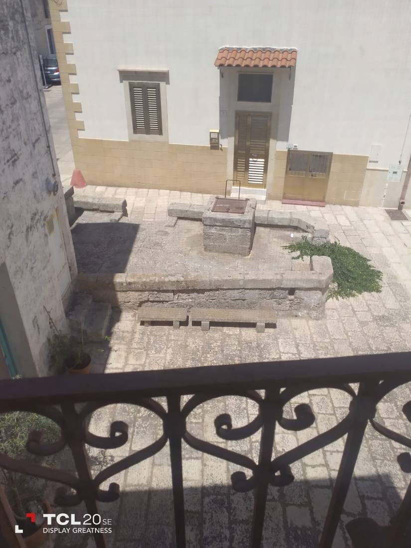 Scorcio dal balcone sul centro storico di Spongano